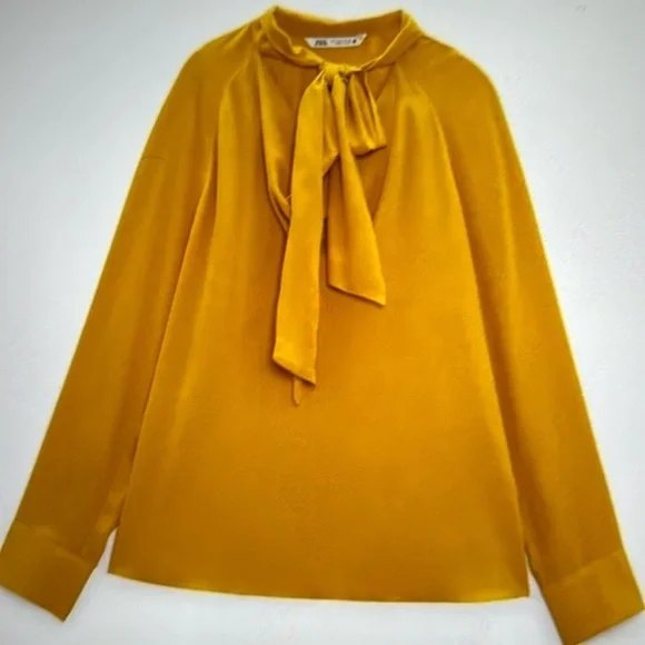 Zara Bow Tie Long Sleeve - Picture 3 of 9